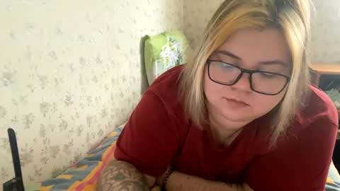 Snapshot of kiracobb chatting on December 31, 2024, 6:37 am Just Kira online show from December 31, 2024, 6:37 am