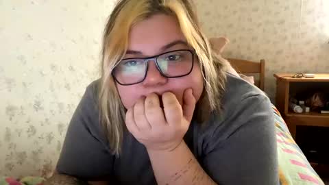 Snapshot of kiracobb chatting on January 4, 2025, 8:28 am Just Kira online show from January 4, 2025, 8:28 am