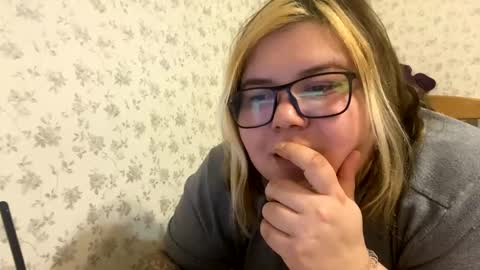 Snapshot of kiracobb chatting on January 5, 2025, 5:20 pm Just Kira online show from January 5, 2025, 5:20 pm