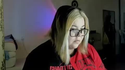 Snapshot of kiracobb chatting on February 3, 2025, 1:08 pm Just Kira online show from February 3, 2025, 1:08 pm