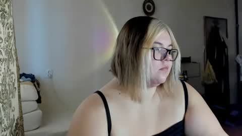 Snapshot of kiracobb chatting on February 6, 2025, 11:10 am Just Kira online show from February 6, 2025, 11:10 am