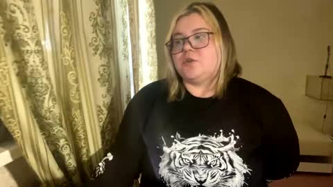 Snapshot of kiracobb chatting on March 5, 2025, 1:17 pm Just Kira online show from March 5, 2025, 1:17 pm