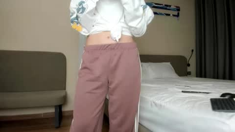 love you online show from December 17, 2025, 4:24 pm