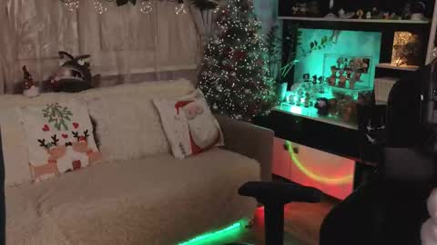 Kira    online show from January 7, 2026, 9:06 pm