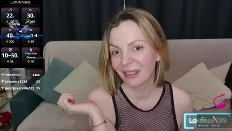 kiramartins cat online show from April 22, 2026, 5:03 pm