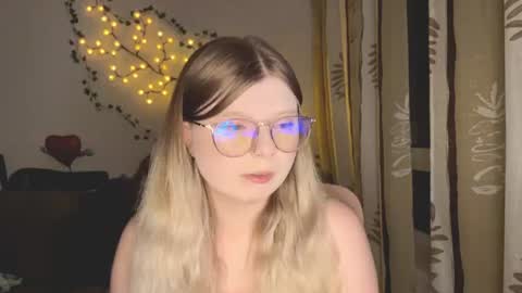 Snapshot of kirayume chatting on August 3, 2026, 8:12 pm KiraYume online show from August 3, 2026, 8:12 pm