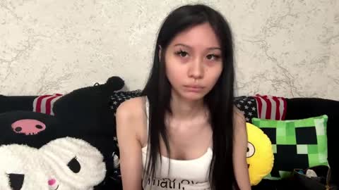 Hina online show from April 13, 2026, 1:27 pm