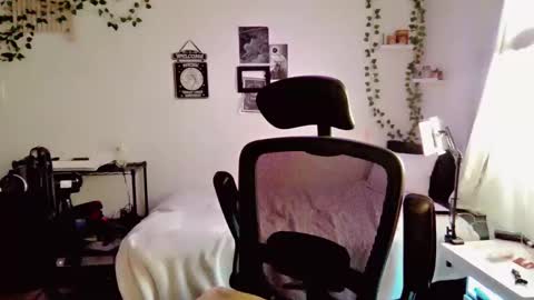 Snapshot of kissahsins chatting on January 26, 2025, 6:48 pm Kissah Kreampuff online show from January 26, 2025, 6:48 pm