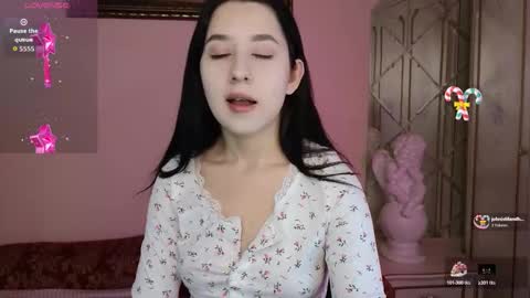 Hot Eva online show from February 4, 2026, 4:51 am