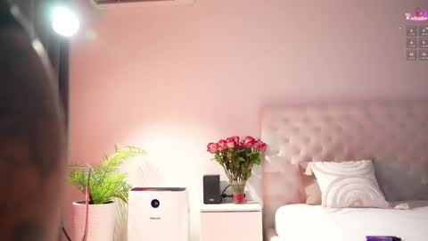 kissing33 online show from March 16, 2026, 2:32 pm