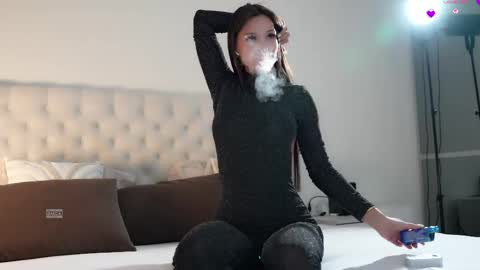 kissing33 online show from April 22, 2026, 4:52 pm