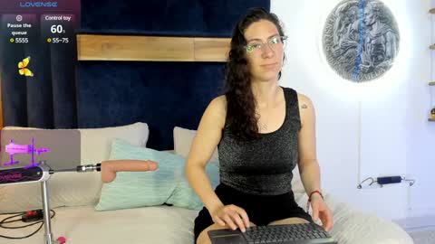 Kissing Company online show from February 9, 2025, 3:11 am