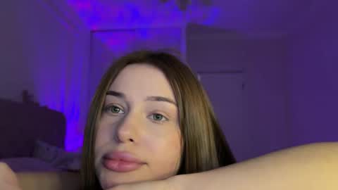 kisskeyy online show from February 9, 2025, 11:15 pm