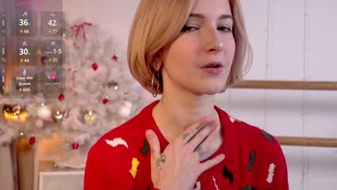 Kate  online show from December 11, 2024, 1:39 pm