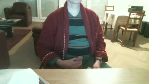 Snapshot of kisslog1 chatting on December 15, 2024, 3:53 pm kisslog1 online show from December 15, 2024, 3:53 pm