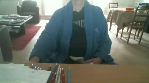 Snapshot of kisslog1 chatting on October 5, 2025, 3:21 pm kisslog1 online show from October 5, 2025, 3:21 pm