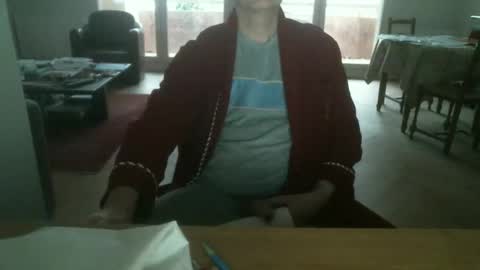 Snapshot of kisslog1 chatting on December 15, 2025, 3:05 pm kisslog1 online show from December 15, 2025, 3:05 pm