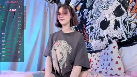 Kissthasky online show from February 24, 2025, 5:42 pm