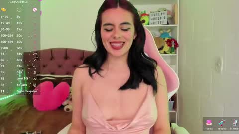 Snapshot of kit_kat_10 chatting on March 5, 2025, 2:25 am Lily online show from March 5, 2025, 2:25 am