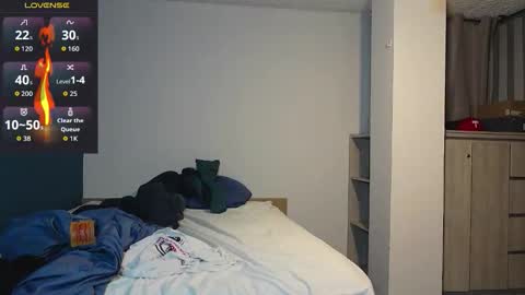 kite__ online show from October 27, 2025, 3:43 am