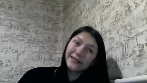 kiti_kitiss online show from January 15, 2025, 4:32 pm