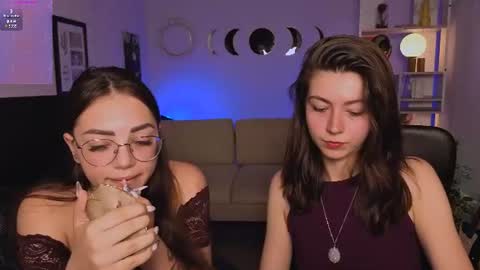 Snapshot of kitniss_dreamy chatting on June 28, 2026, 7:20 pm kitniss online show from June 28, 2026, 7:20 pm