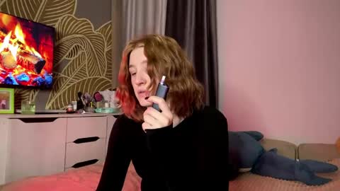 Tanesha online show from April 17, 2026, 2:42 pm