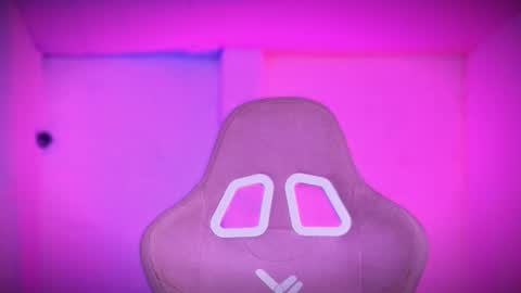 Snapshot of kitsuneplay_ chatting on January 9, 2026, 2:03 am Salvatore online show from January 9, 2026, 2:03 am