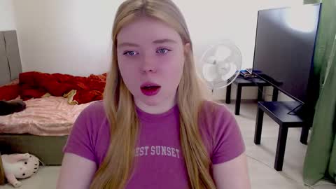 Jennyblonde and Emmabrunette online show from February 21, 2026, 1:01 pm