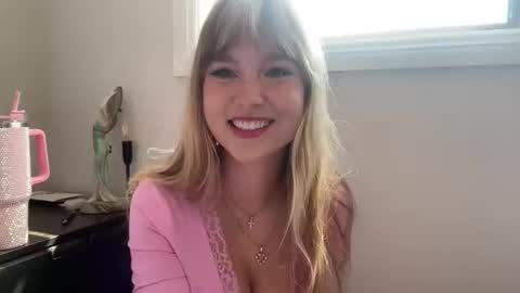 kittengirlxo online show from March 27, 2026, 3:34 am