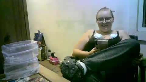 kittenkayla26 online show from October 6, 2025, 8:50 pm
