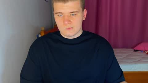 Snapshot of kittenmur chatting on May 7, 2026, 8:36 pm Vlad online show from May 7, 2026, 8:36 pm