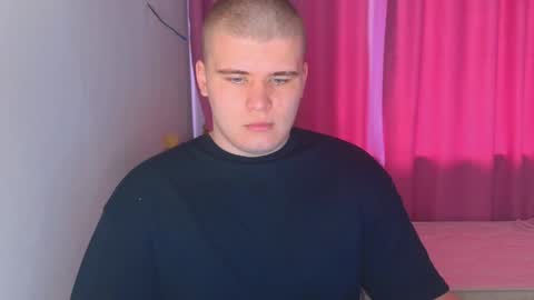 Snapshot of kittenmur chatting on May 22, 2026, 7:26 am Vlad online show from May 22, 2026, 7:26 am