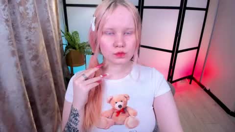 kittenxoann online show from April 18, 2026, 7:29 pm