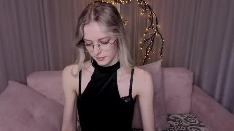 Snapshot of kitty__like18 chatting on May 8, 2026, 7:36 am Kitty online show from May 8, 2026, 7:36 am