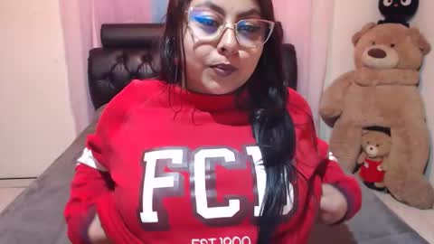 Snapshot of kitty_eyes chatting on November 13, 2025, 4:33 am kitty online show from November 13, 2025, 4:33 am