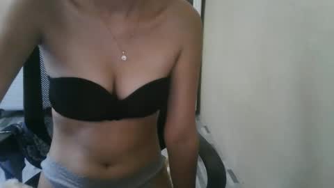 Snapshot of kitty_fussy chatting on October 5, 2025, 5:28 am kitty_fussy online show from October 5, 2025, 5:28 am