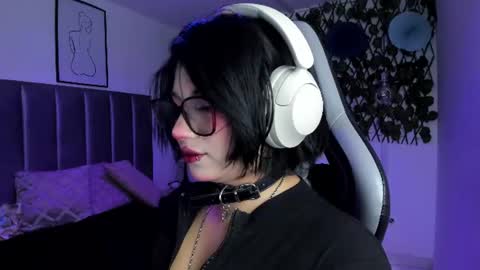 Snapshot of kitty_gang chatting on July 16, 2026, 12:27 am Camila online show from July 16, 2026, 12:27 am