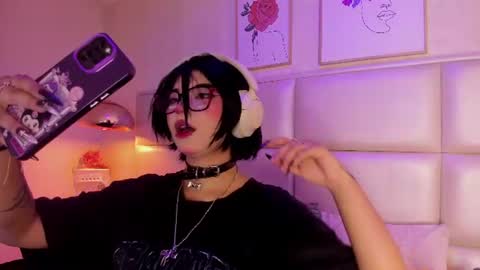 Snapshot of kitty_gang chatting on July 17, 2026, 12:50 am Camila online show from July 17, 2026, 12:50 am