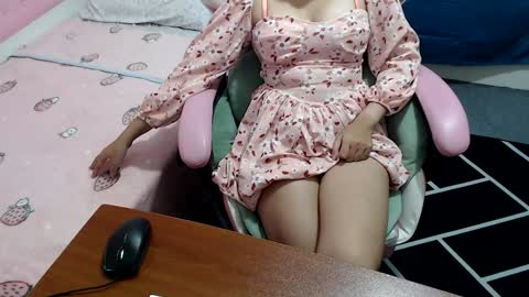 Snapshot of kitty_kity chatting on December 16, 2024, 8:48 pm Kate online show from December 16, 2024, 8:48 pm