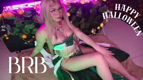 Kitty online show from November 18, 2025, 4:17 am