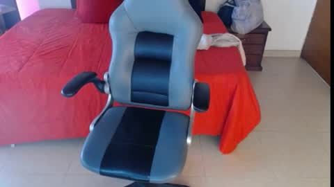 Kitty online show from January 22, 2025, 2:14 pm