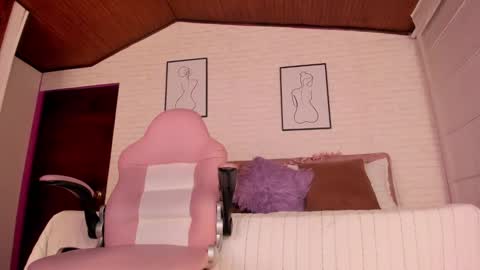 Kitty online show from February 5, 2025, 2:19 am