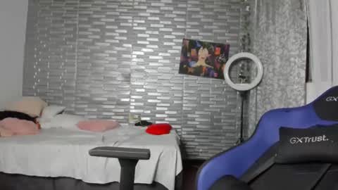 violet online show from April 17, 2026, 11:19 pm