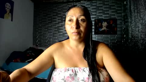 Snapshot of kitty_violet_ chatting on May 30, 2026, 8:22 am violet online show from May 30, 2026, 8:22 am