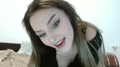Kitty online show from April 15, 2026, 10:11 am