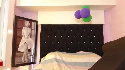 paola online show from November 1, 2025, 1:02 pm