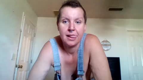 Snapshot of kittykay86 chatting on July 31, 2026, 7:35 pm Bella Blue BBW online show from July 31, 2026, 7:35 pm