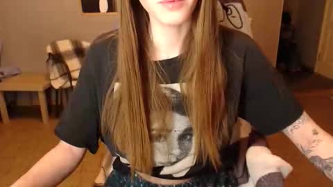 KittyloveMoon online show from April 13, 2026, 9:53 pm