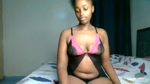 Snapshot of kittypettite chatting on June 11, 2026, 7:17 am Kittypettite online show from June 11, 2026, 7:17 am